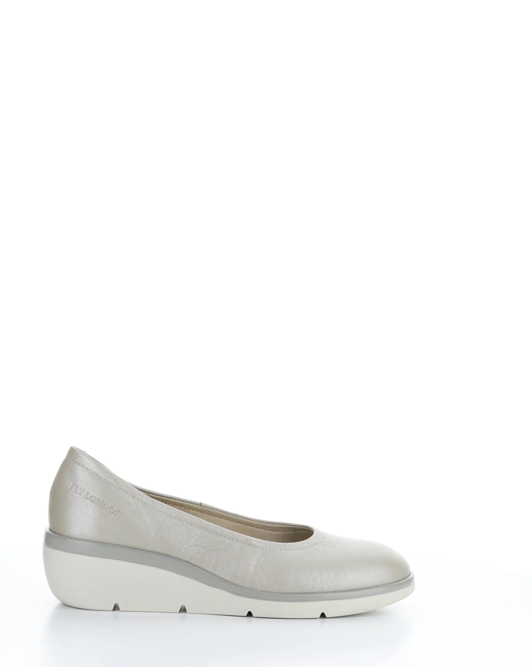 NUMA570FLY 005 SILVER Round Toe Shoes