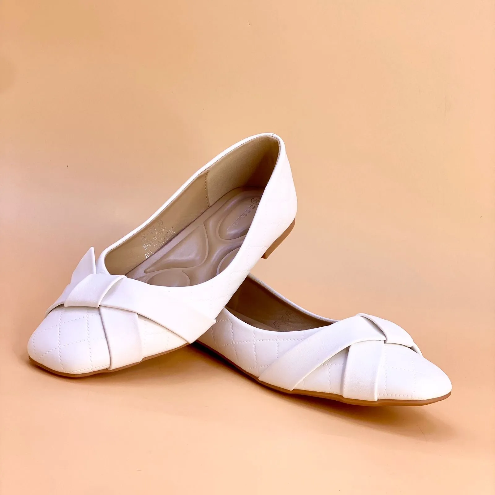 NEW ,  WOMEN FLAT SHOES W244