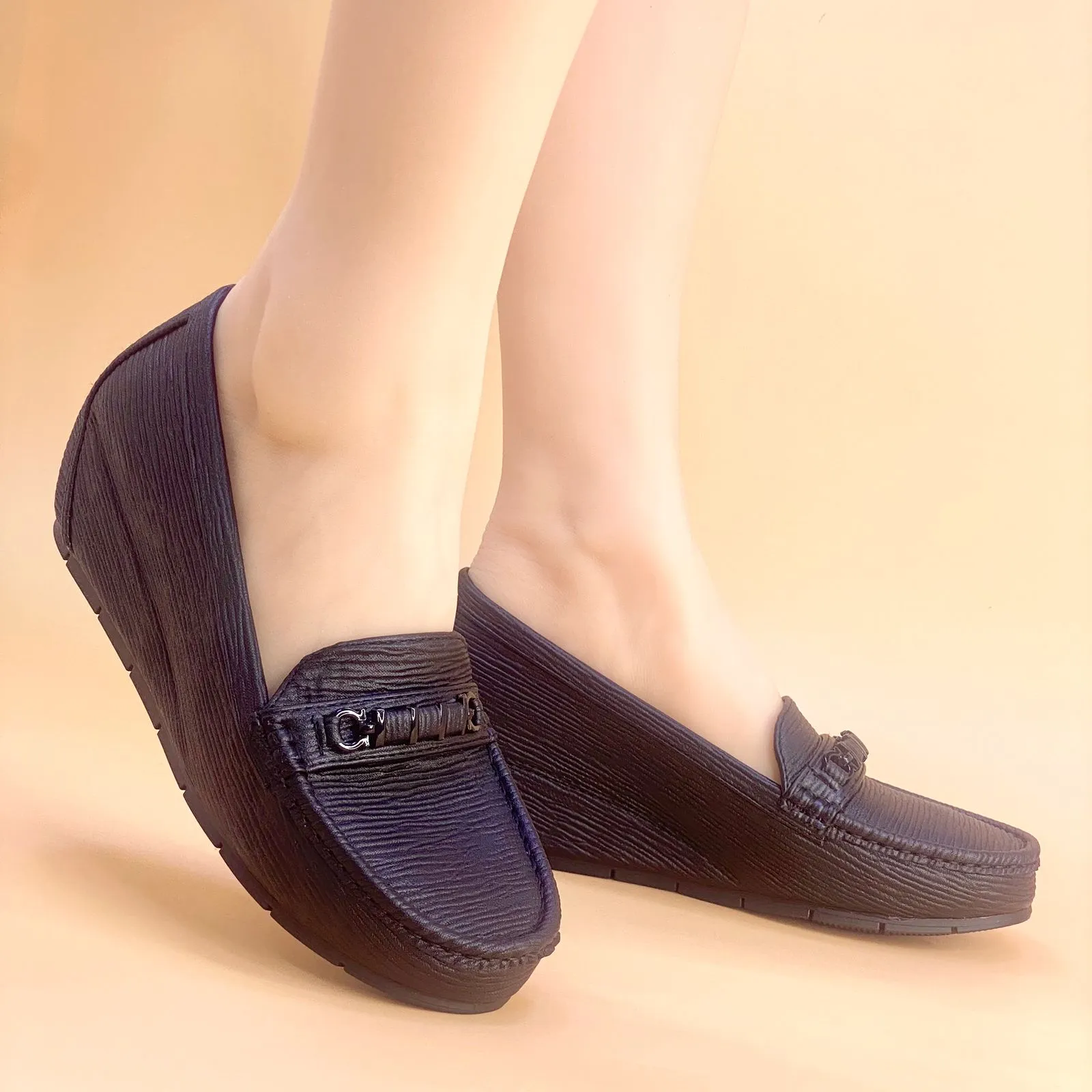 NEW , WOMEN SHOES W343