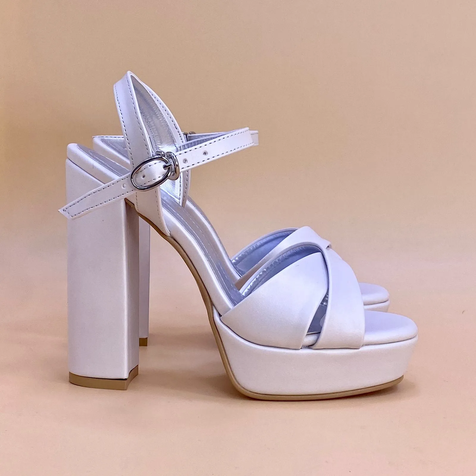 NEW ,  WOMEN SANDAL W497