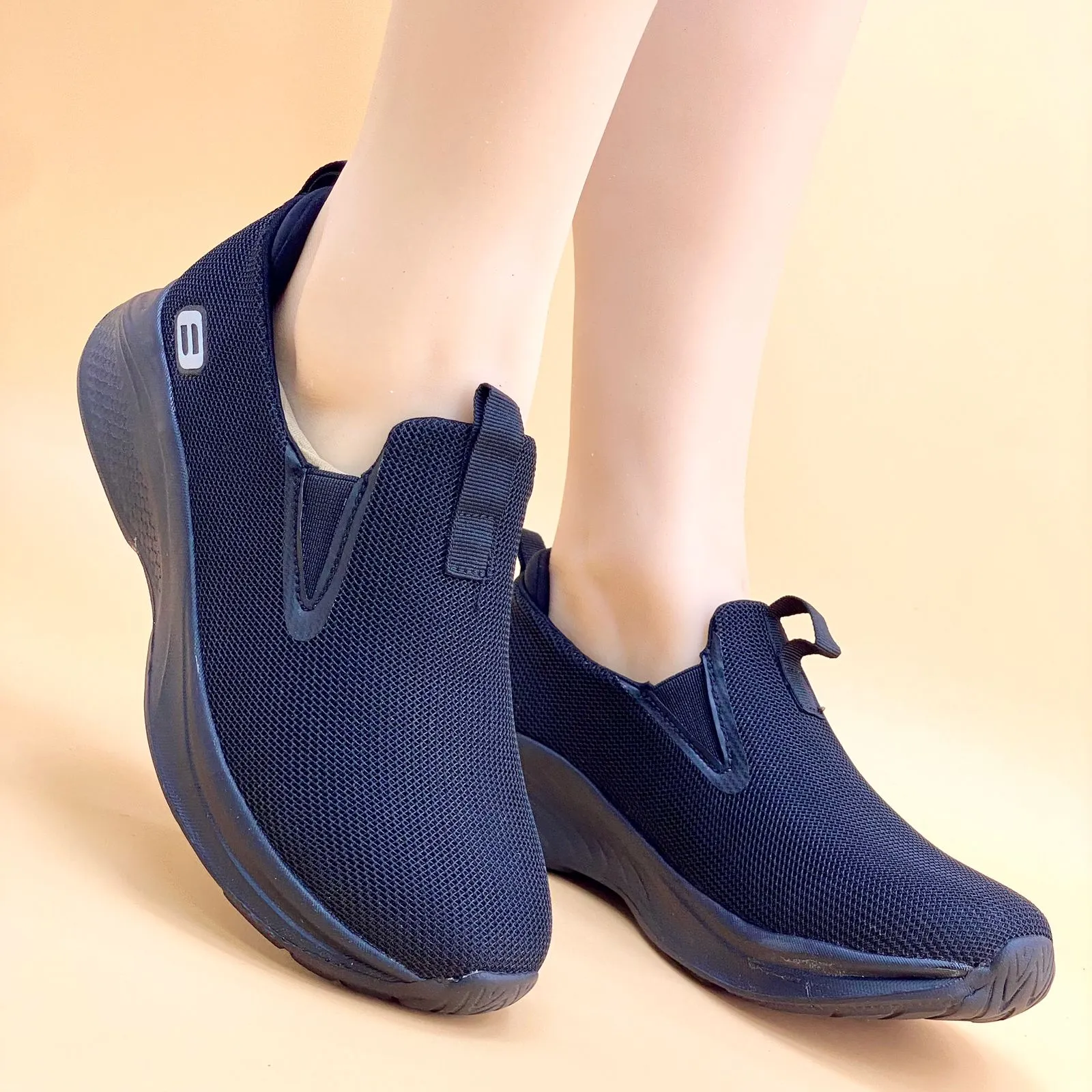 NEW ,  WOMEN FLAT SHOES W720