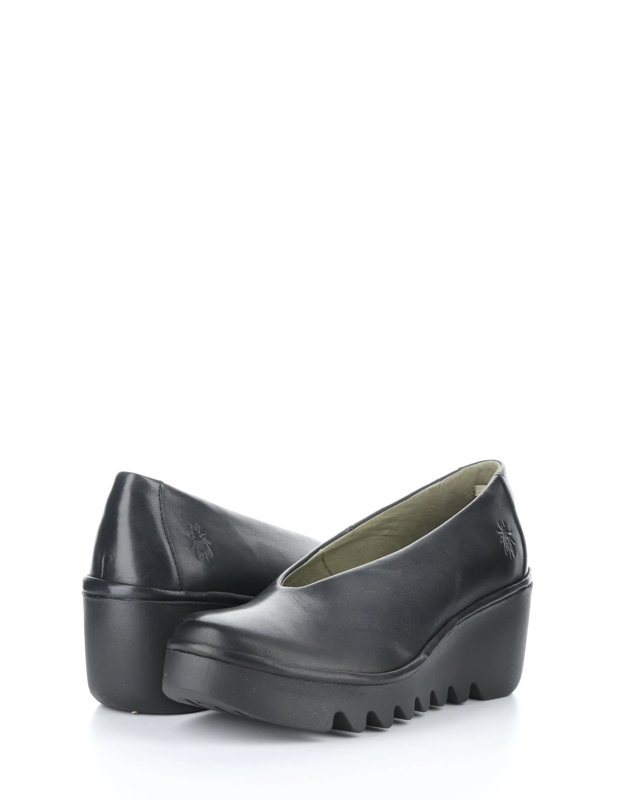 BESO246FLY 012 BLACK Slip-on Shoes