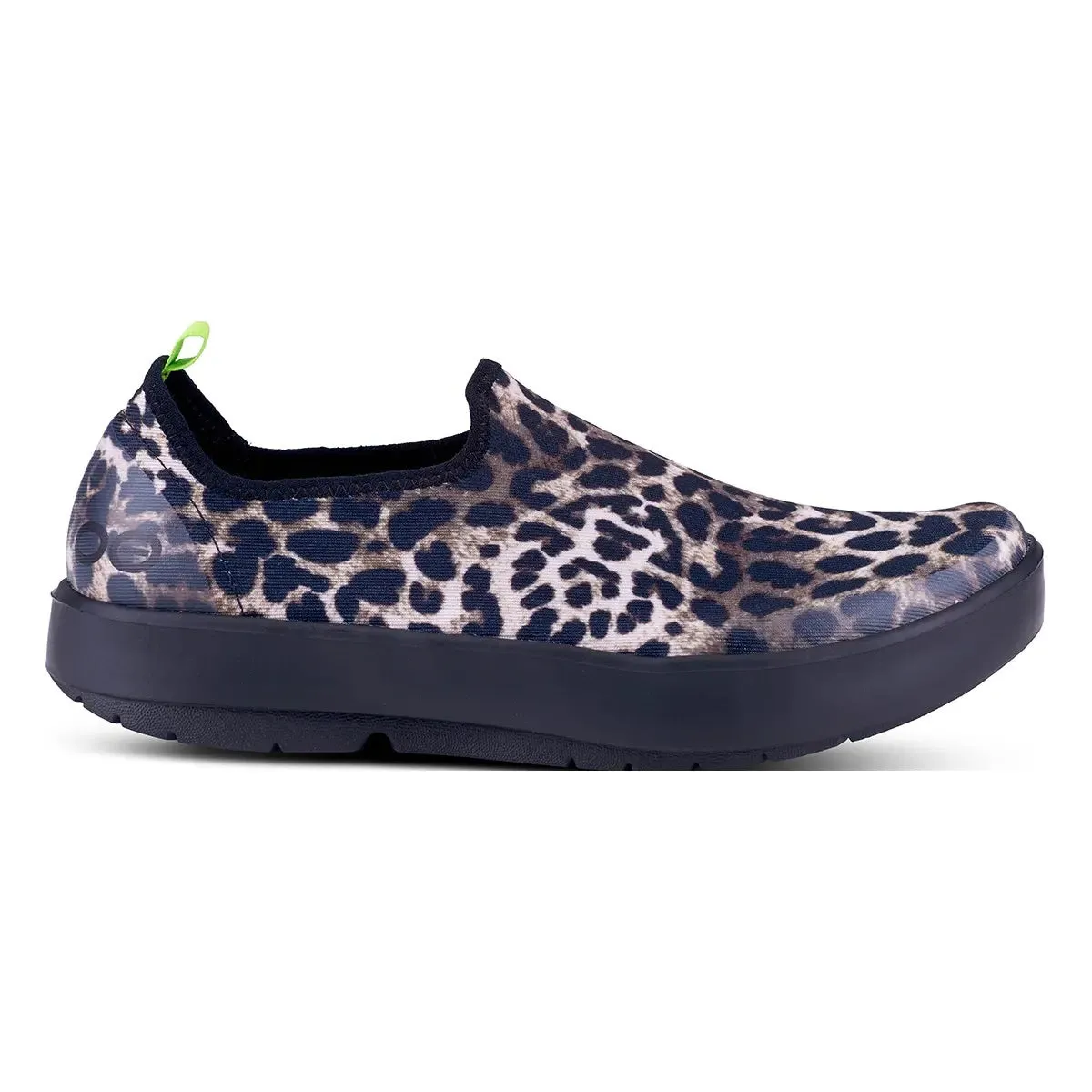 'OOFOS' Women's OOmg eeZee Low Shoe - Cheetah