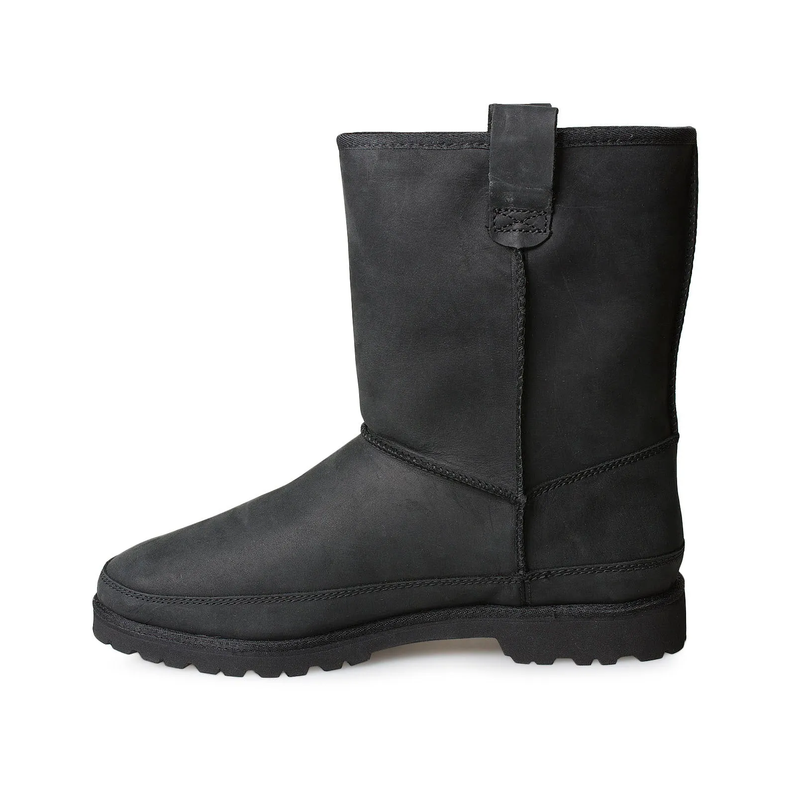 Mens UGG Courtland Weather Black Boots - Stylish and Durable Footwear for All Seasons